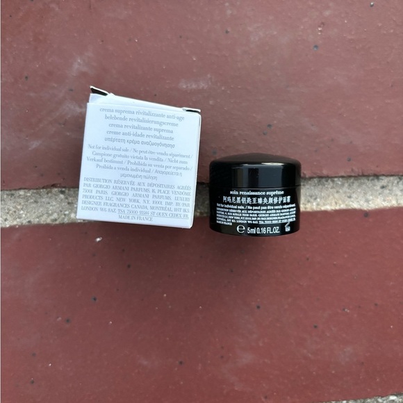 Giorgio Armani Crema Nera Reviving Cream - Picture 2 of 3